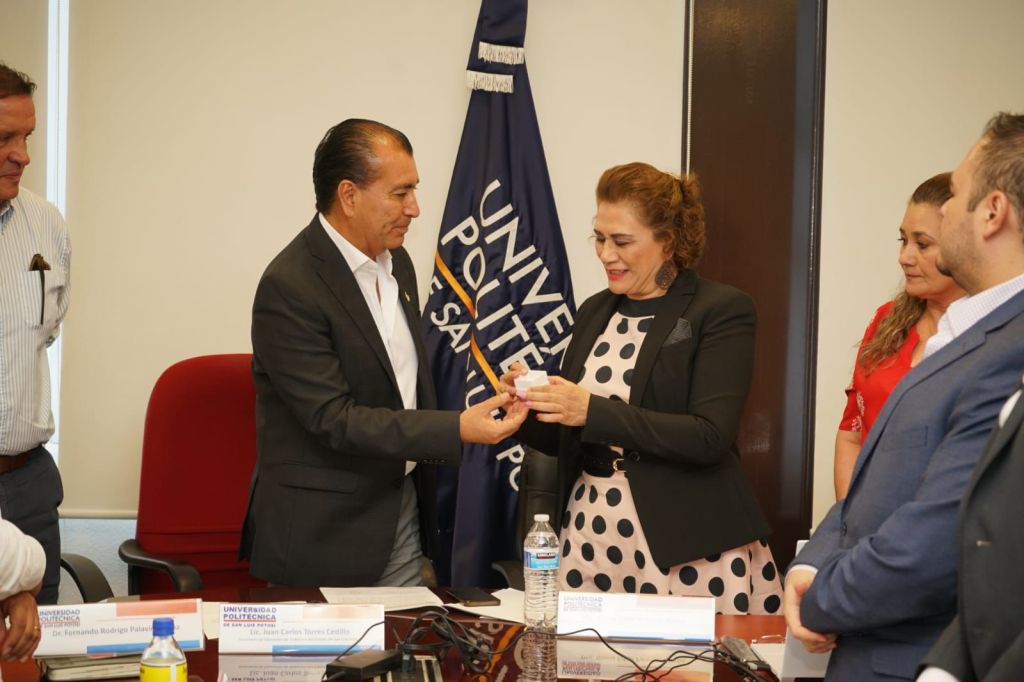 RINDE PROTESTA RECTORA DE LA UNIVERSIDAD POLITÉCNICA DE SAN LUIS POTOSÍ
