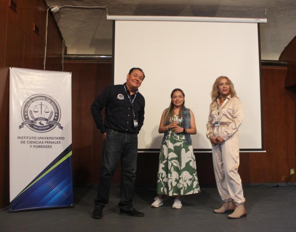 INSTITUTO UNIVERSITARIO DE LA FGESLP IMPARTE CONFERENCIA A ALUMNOS DE&nbsp;SECUNDARIA