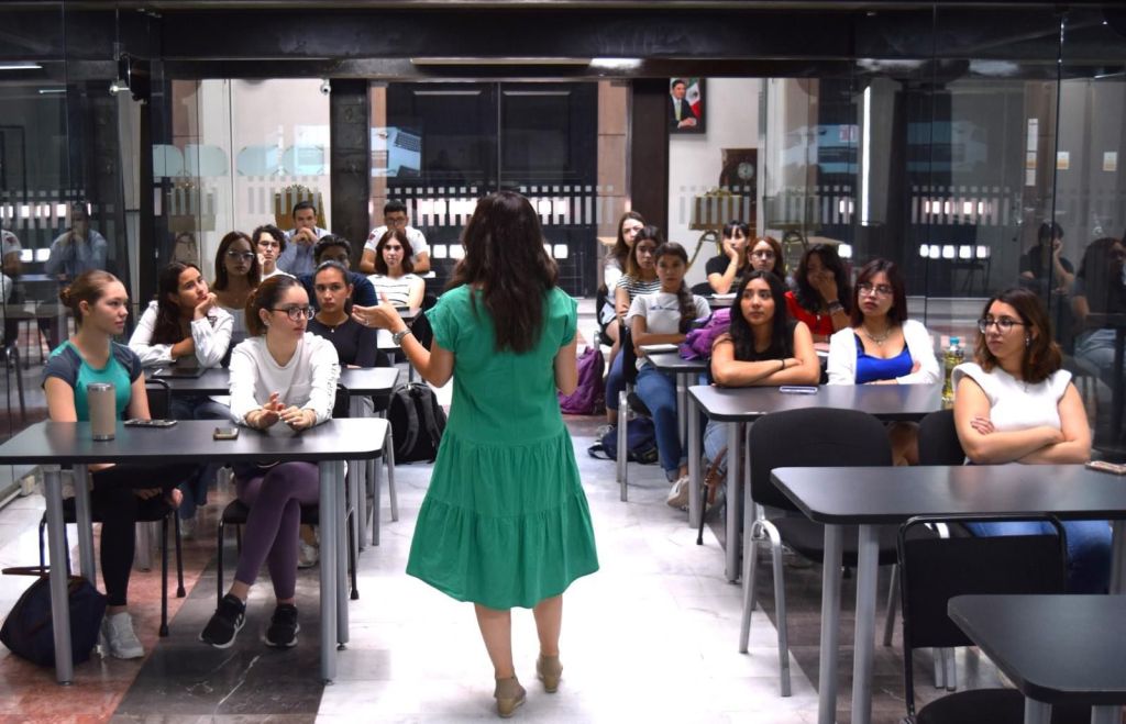 ARCHIVO HISTÓRICO BRINDA APOYO A ESTUDIANTES EN SU FORMACIÓN&nbsp;ACADÉMICA