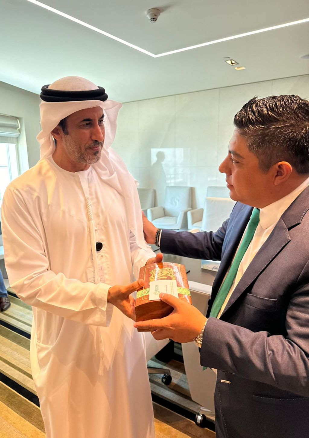 APUNTALA RICARDO GALLARDO PUENTE COMERCIAL Y DE NEGOCIOS CON EMIRATOS&nbsp;ÁRABES