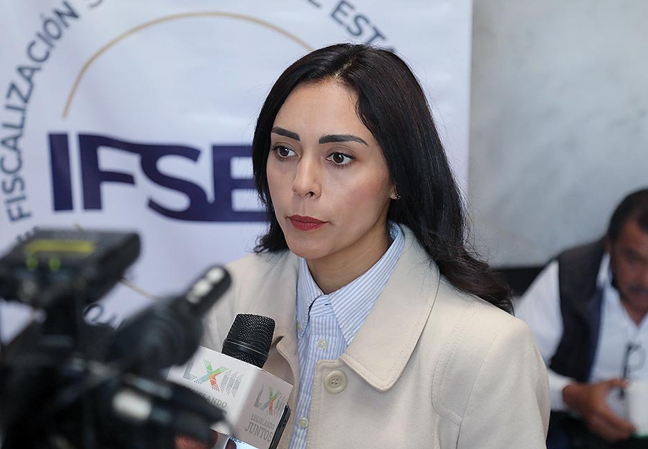 LOS PROCESOS DE ENTREGA RECEPCIÓN DE AUTORIDADES MUNICIPALES DEBEN REGIRSE BAJO LOS PRINCIPIOS DE TRANSPARENCIA Y RENDICIÓN DE CUENTAS: DIP. CECILIA SENLLACE&nbsp;OCHOA