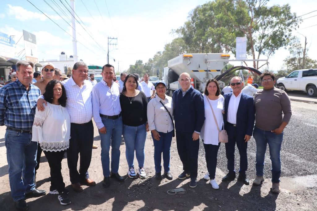 El Alcalde Enrique Galindo pone en marcha trabajos intensivos de bacheo en Villa de Pozos y supervisa avance Puente Los&nbsp;Borregos