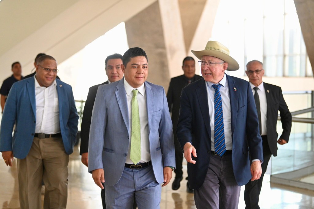 GOBIERNO ESTATAL FORTALECE PROGRAMAS DE APOYO A&nbsp;PAISANOS