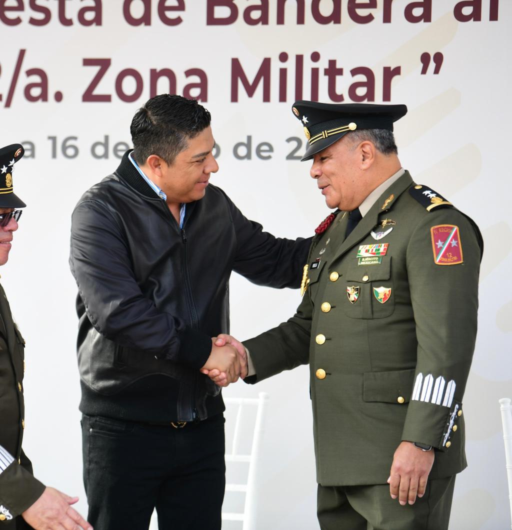 RICARDO GALLARDO RECONOCE LA DESTACADA TRAYECTORIA DE NUEVO MANDO MILITAR EN SLP 
