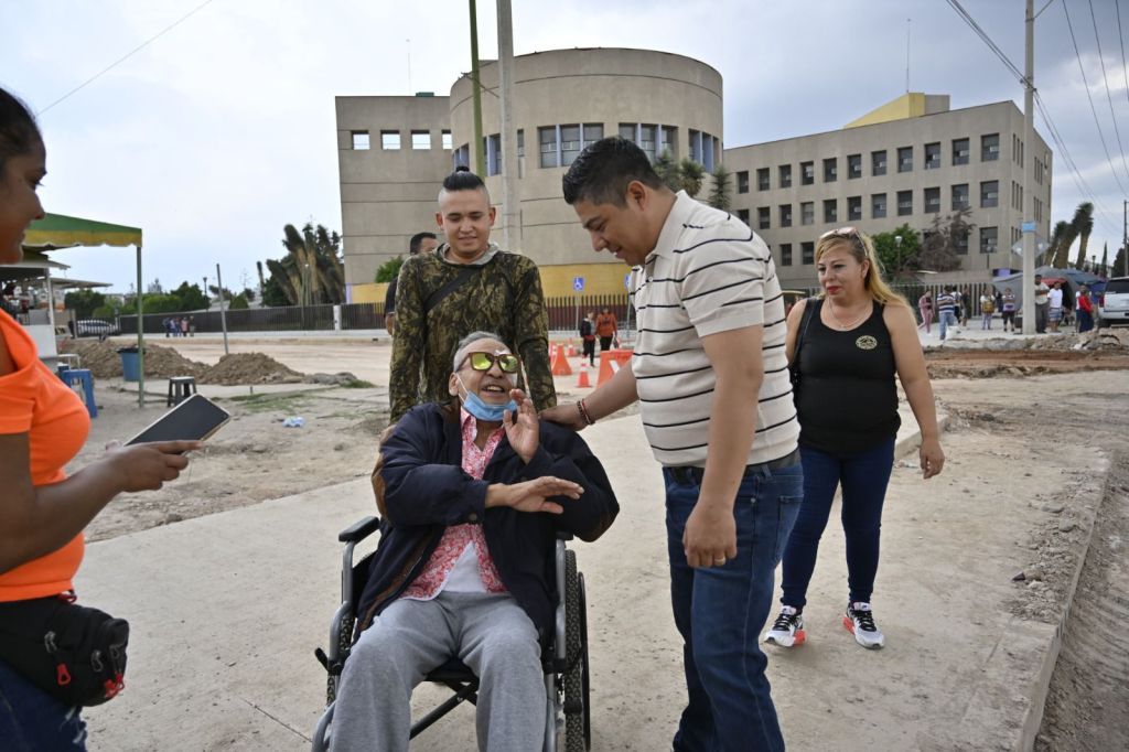 AVANZA CON MÁS DEL 55 POR CIENTO REHABILITACIÓN DE ACCESOS A LA CLÍNICA 50 DEL&nbsp;IMSS