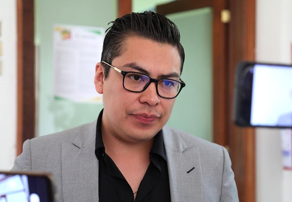 PRESENTA DIP. CUAUHTLI BADILLO INICIATIVA PARA GARANTIZAR LA ASISTENCIA Y AUXILIO DE TRADUCTORES O INTÉRPRETES A LAS PERSONAS CON ALGUNA&nbsp;DISCAPACIDAD