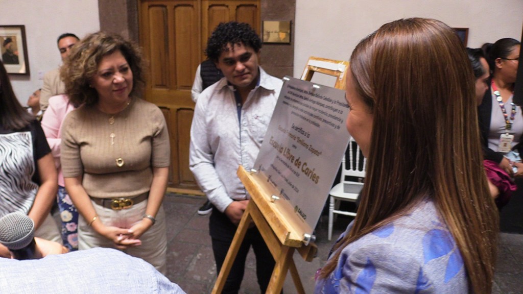 DIF MUNICIPAL ENTREGA CERTIFICADOS A ESCUELAS LIBRE DE&nbsp;CARIES.