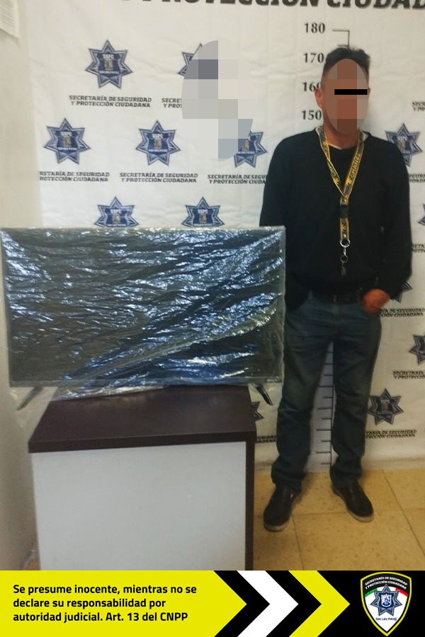 En la colonia Dalias del Llano, oficiales de la Policía Municipal detiene a hombre por robo en casa&nbsp;habitación