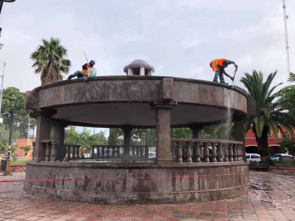 Gobierno de la Capital realiza trabajos de restauración en el quiosco de la plaza principal de La&nbsp;Pila