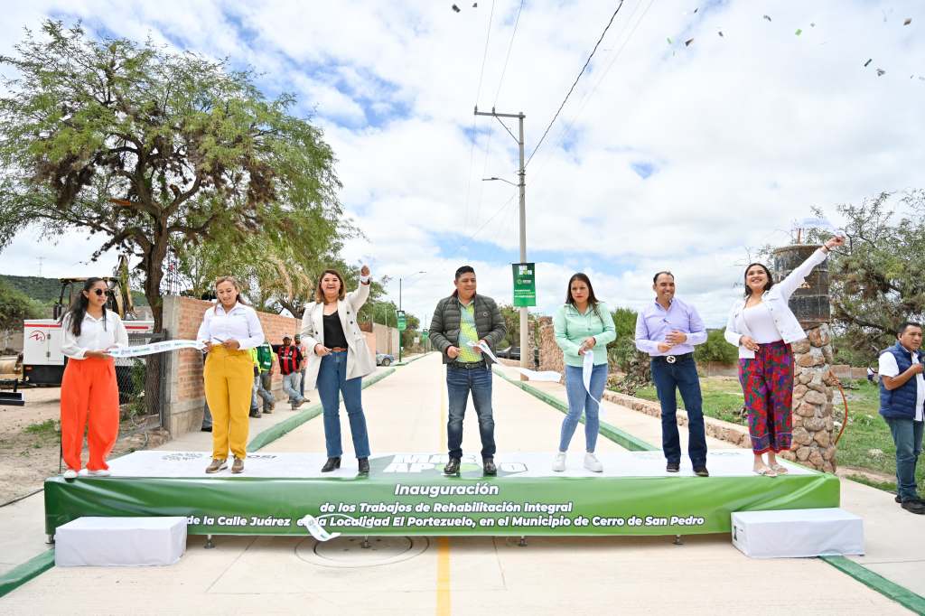 HABITANTES DE CERRO DE SAN PEDRO AGRADECEN AL GOBERNADOR POR&nbsp;OBRAS