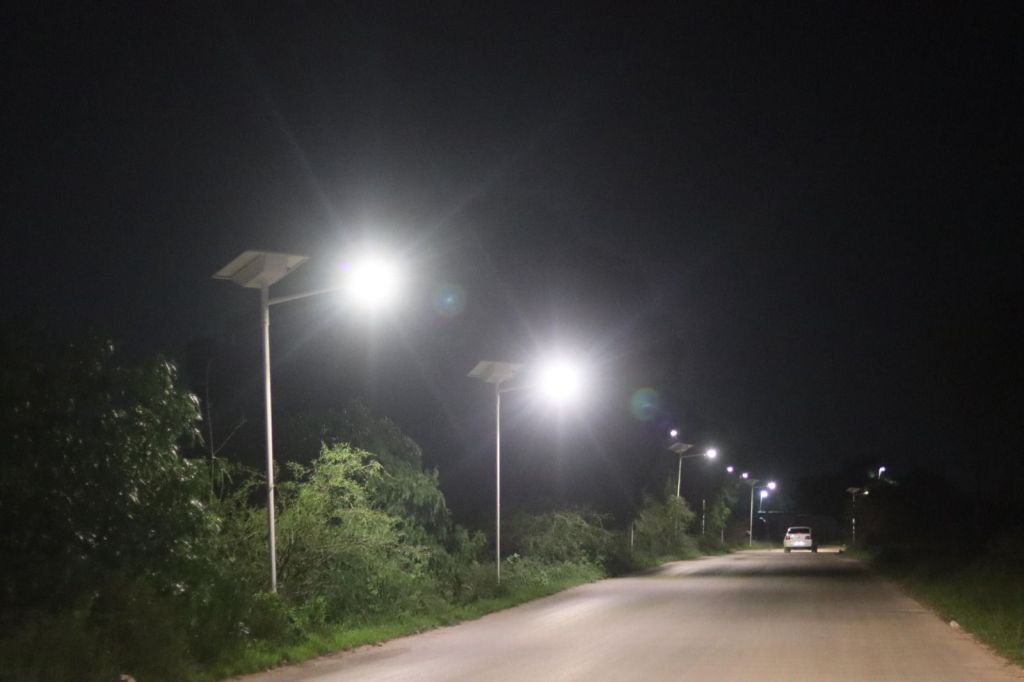 Gobierno de la Capital instala luminarias autónomas en la comunidad de Terrero Sur, en La&nbsp;Pila