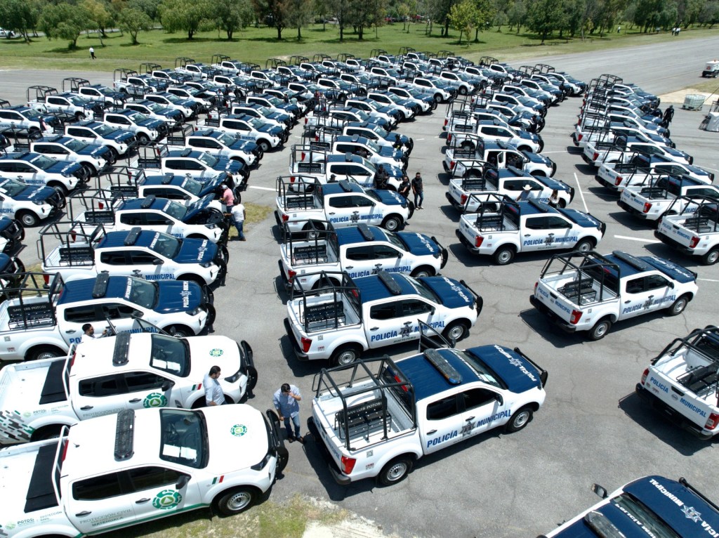 GOBERNADOR RICARDO GALLARDO HACE HISTÓRICA ENTREGA DE&nbsp;PATRULLAS