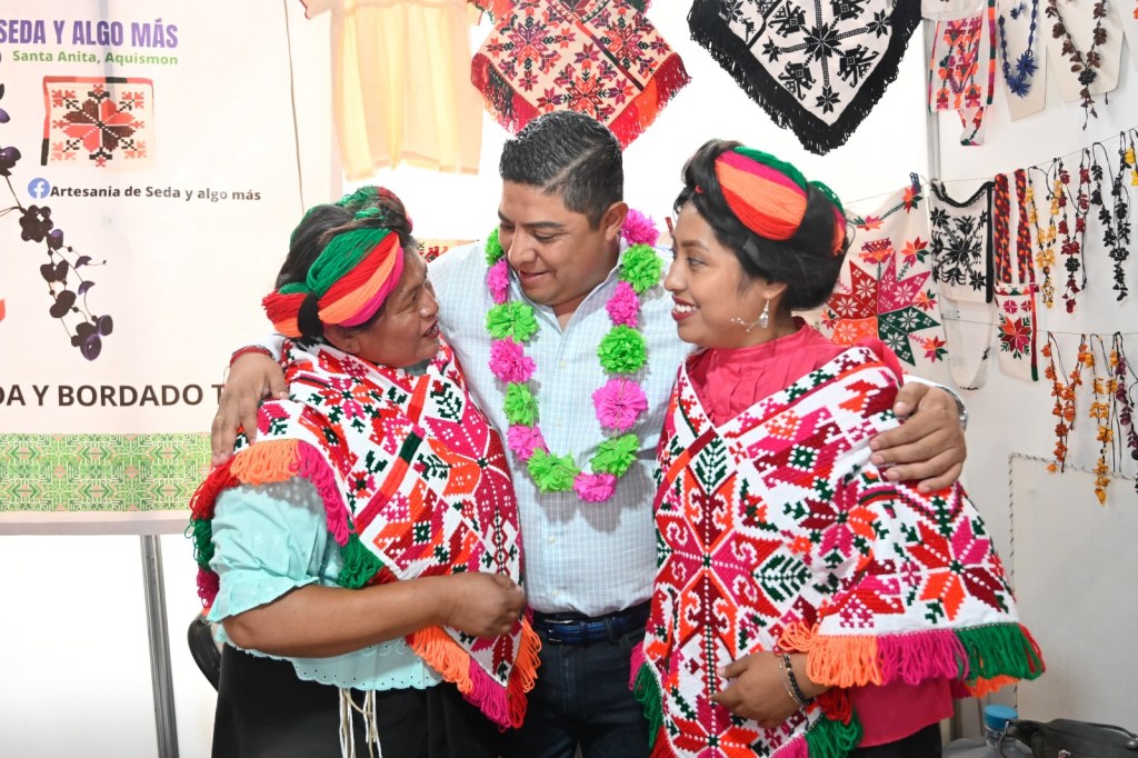 RICARDO GALLARDO INAUGURA PABELLÓN ARTESANAL EN LA FENAPO&nbsp;2024