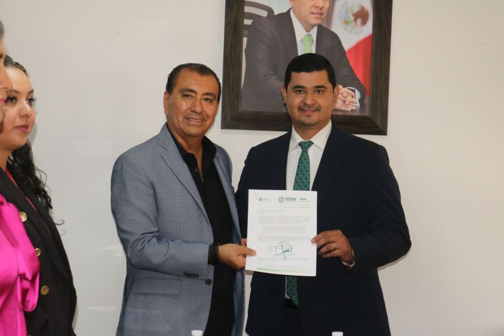 RINDE PROTESTA DIRECTOR GENERAL DEL CECYTE EN SLP