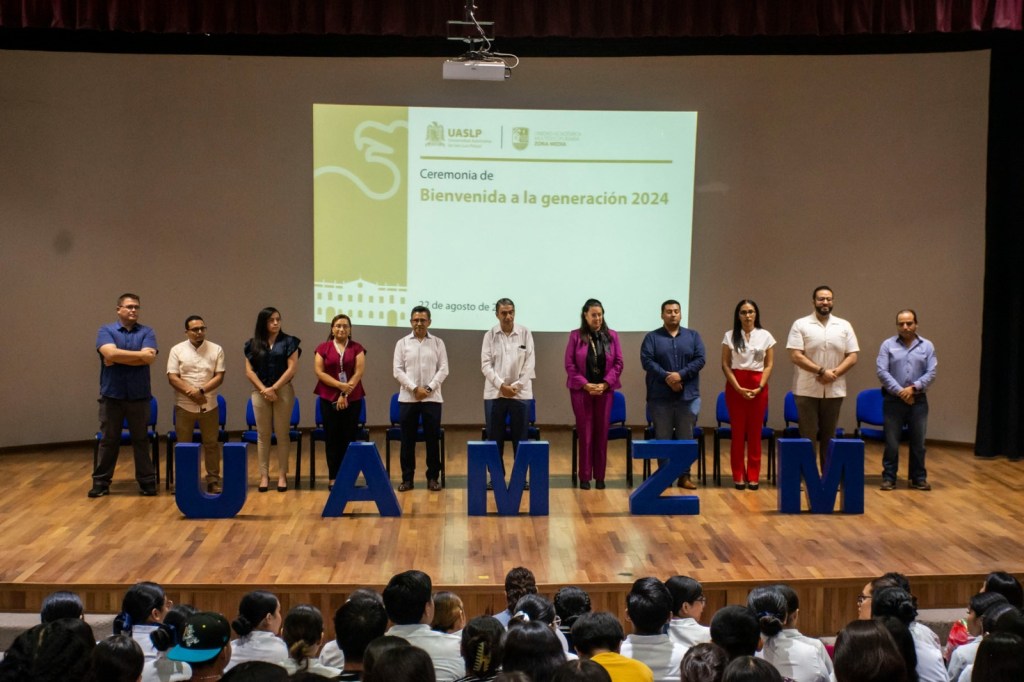 Rector de la UASLP da bienvenida a estudiantes de nuevo ingreso de la UAMZM
