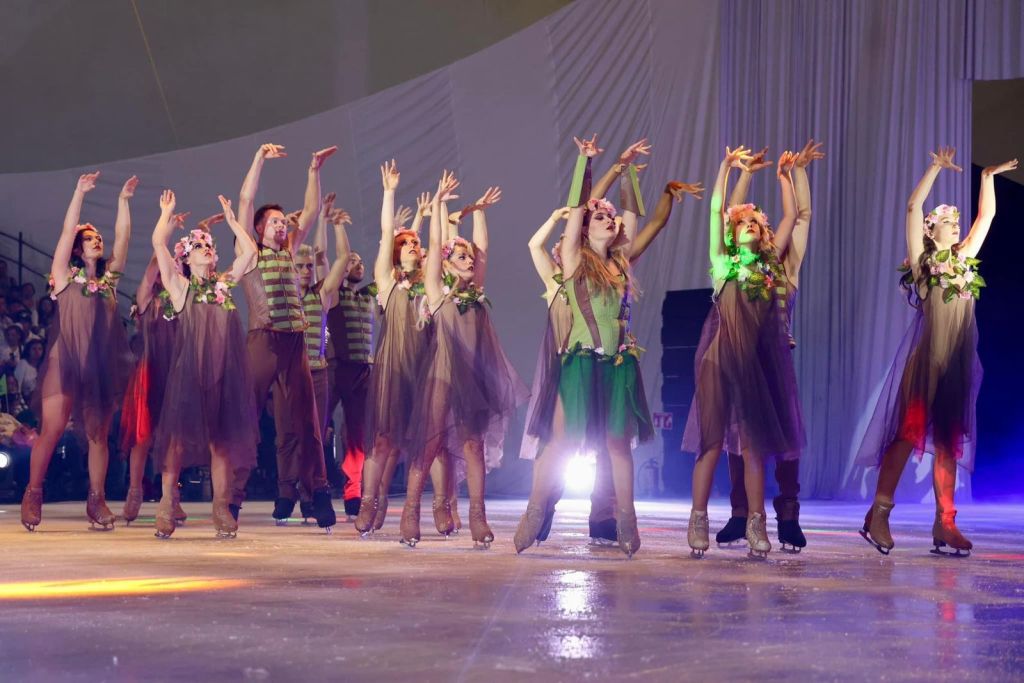 RESIDENTES DE CENTROS DE ASISTENCIA SOCIAL DISFRUTARON DE ESPECTÁCULO SOBRE&nbsp;HIELO