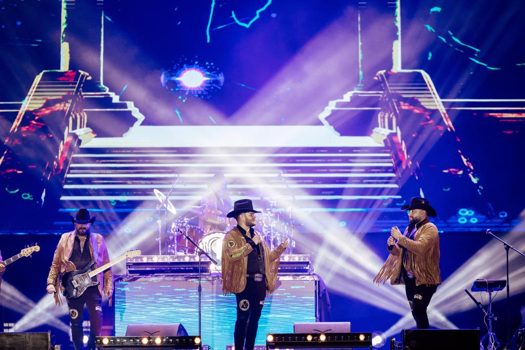 LABERINTO PONE A CANTAR AL TEATRO DEL&nbsp;PUEBLO