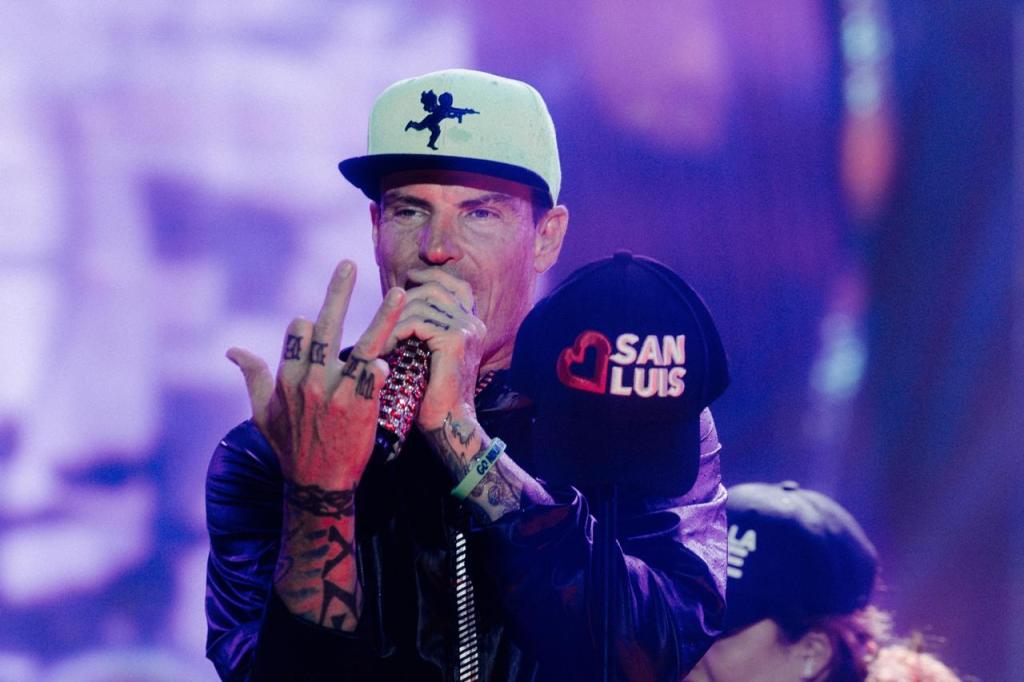 VANILLA ICE Y CALÓ TRIUNFAN Y LLENAN DE RAP Y NOSTALGIA AL TEATRO DEL&nbsp;PUEBLO