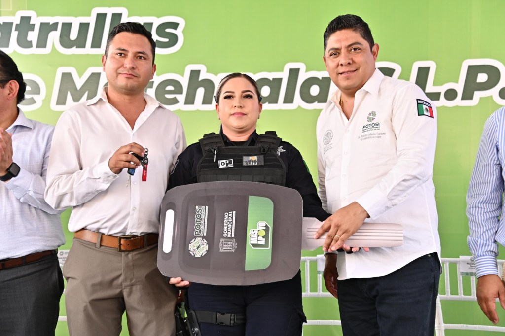 ENTREGA RICARDO GALLARDO MÁS EQUIPAMIENTO Y PATRULLAS EN&nbsp;MATEHUALA