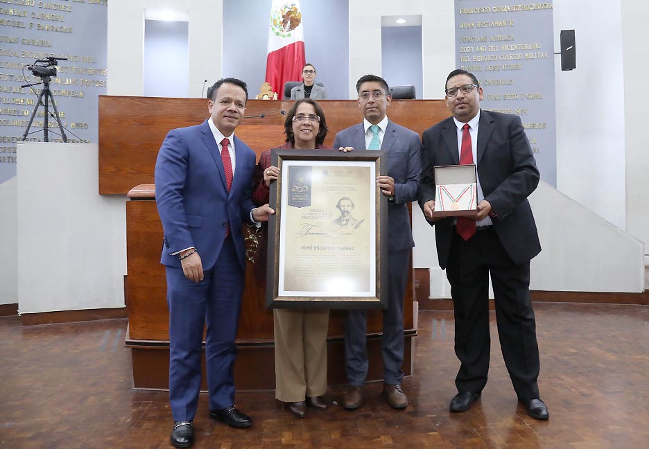 EL CONGRESO DEL ESTADO OTORGÓ LA PRESEA A LA TRAYECTORIA PERIODÍSTICA, “FRANCISCO ZARCO”, EDICIÓN 2024, AL CIUDADANO JOSÉ ESQUIVEL&nbsp;JUÁREZ