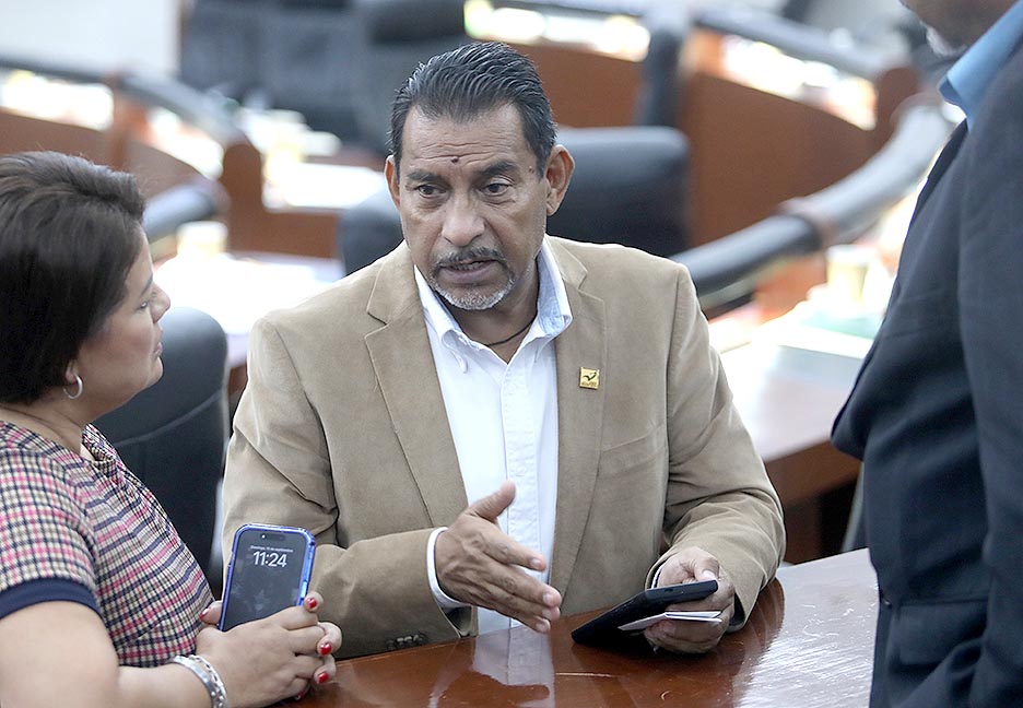 SE VAN A IMPULSAR LEYES PARA FORTALECER LA EDUCACIÓN PÚBLICA EN LA ENTIDAD: DIP. JUAN CARLOS BÁRCENAS&nbsp;RAMÍREZ