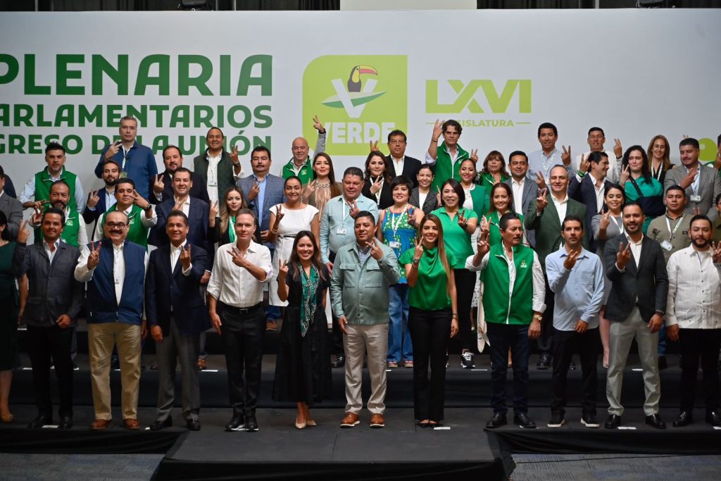 RECONOCEN EN EL CONGRESO DE LA UNIÓN LIDERAZGO DE RICARDO&nbsp;GALLARDO