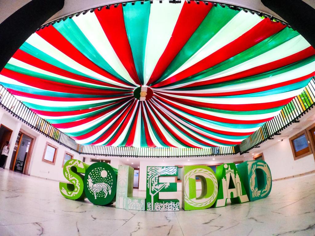 SOLEDAD DE GRACIANO SÁNCHEZ SE VISTE DE COLORES PATRIOS PARA CELEBRAR LA INDEPENDENCIA DE&nbsp;MÉXICO