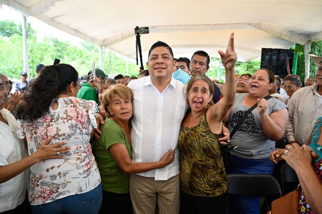 VALLENSES AGRADECEN AL ESTADO POR OBRAS&nbsp;VIALES