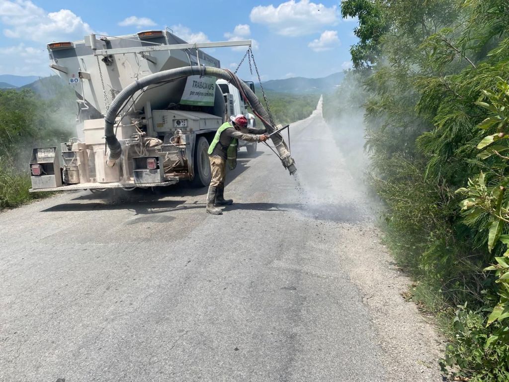 GOBIERNO ESTATAL ATENDIÓ 233 KILÓMETROS DE CAMINOS DURANTE&nbsp;AGOSTO
