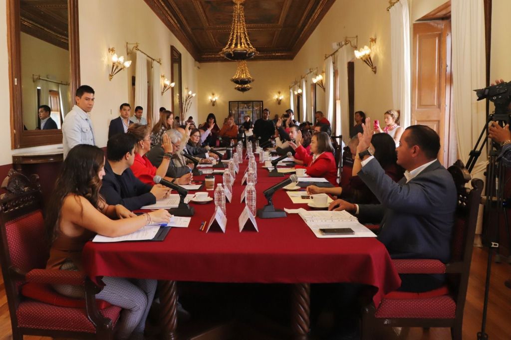  Cabildo autoriza eliminar y sancionar exceso de cable en&nbsp;postes