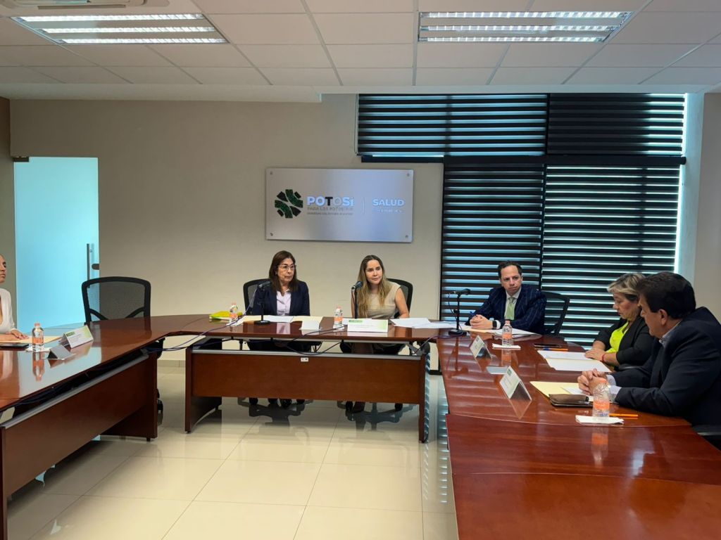 ELIZABETH DÁVILA CHÁVEZ, NUEVA DIRECTORA DE LOS SERVICIOS DE&nbsp;SALUD