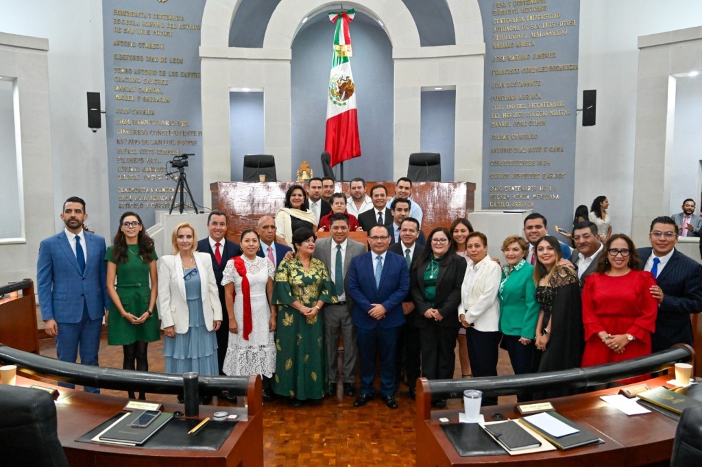 RICARDO GALLARDO RECONOCE TRABAJO LEGISLATIVO EN APOYO A FAMILIAS&nbsp;POTOSINAS