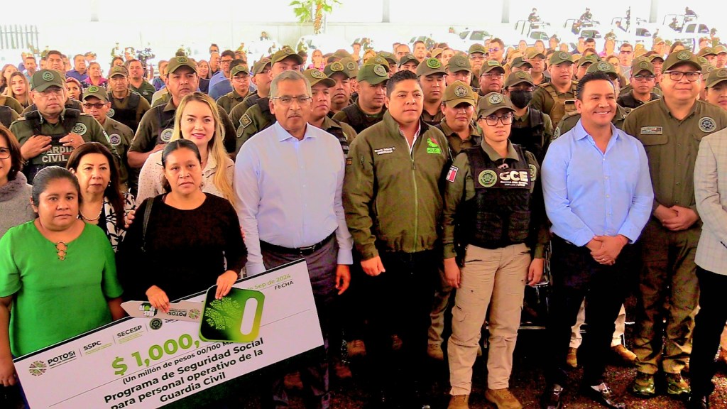 «SLP UNO DE LOS MEJORES ESTADOS QUE BRINDA MEJORES INCENTIVOS LABORALES A ELEMENTOS DE LA GUARDIA CIVIL ESTATAL» GOBERNADOR RICARDO&nbsp;GALLARDO.