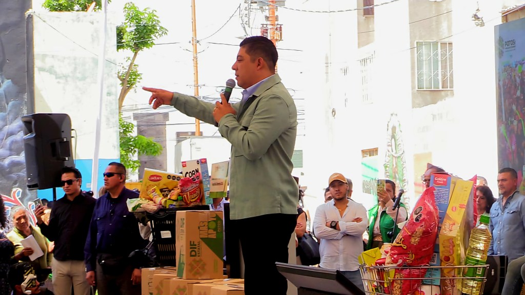 GOBERNADOR ANUNCIO QUE REMODELARA LA COLONIA NUEVA PROGRESO HASTA DEJARLA DE PRIMER&nbsp;NIVEL.