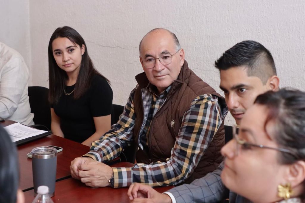  Alcalde Enrique Galindo presencia arranque formal de entrega-recepción de Villa de&nbsp;Pozos