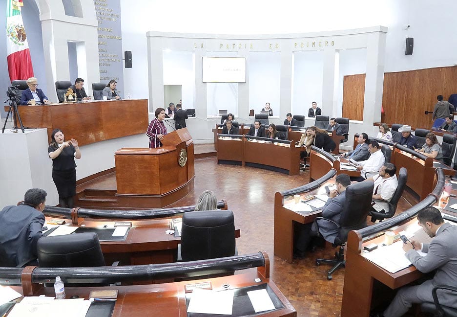 RECIBE PODER LEGISLATIVO NOTIFICACIÓN DEL TRIBUNAL ELECTORAL SOBRE JUICIO PROMOVIDO CONTRA LA DIPUTACIÓN PERMANENTE EN FUNCIÓN DE COMISIÓN INSTALADORA DE LA PASADA LEGISLATURA: DIP. CUAUHTLI&nbsp;BADILLO