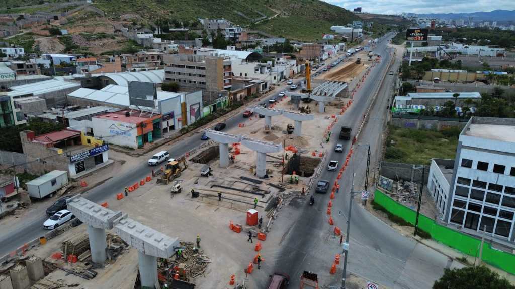 GOBIERNO ESTATAL REPORTA IMPORTANTE AVANCE EN NUEVO PUENTE DE CIRCUITO&nbsp;POTOSÍ