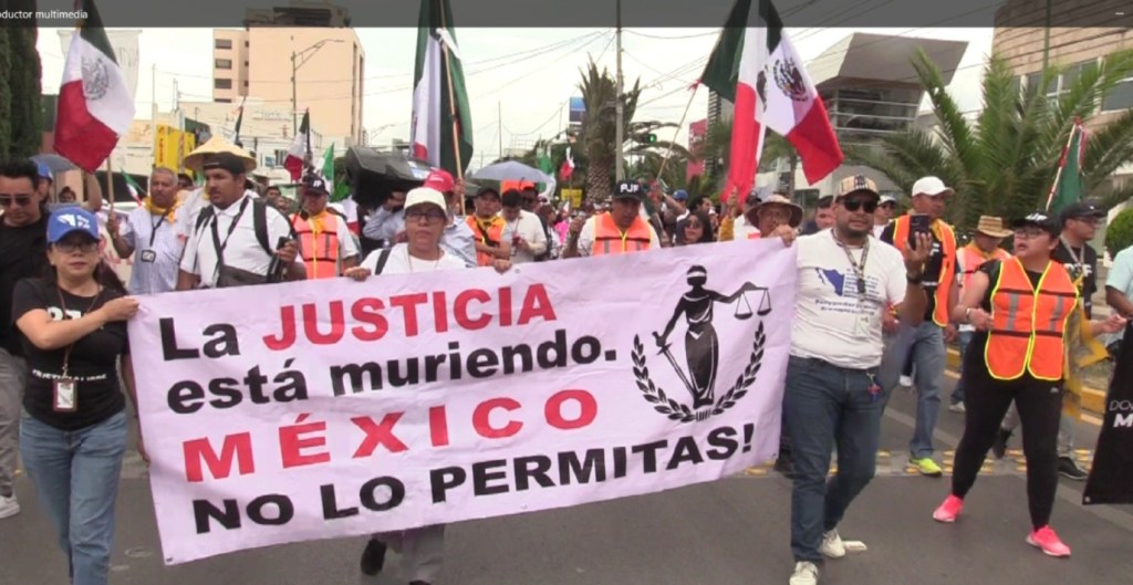 TRABAJADORES DEL PODER JUDICIAL DEL ESTADO DE ZACATECAS INICIAN CARABANA EN SLP HACIA CD DE MEXICO EN CONTRA DE LA REFORMA AL PODER&nbsp;JUDICIAL