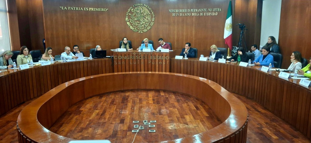 LA TITULAR DE LA SECRETARÍA DE SALUD DE GOBIERNO DEL ESTADO, LETICIA GÓMEZ ORDAZ COMPARECIÓ ANTE EL CONGRESO DEL ESTADO CON MOTIVO DE LA GLOSA DEL TERCER INFORME DE&nbsp;GOBIERNO