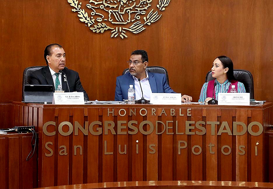 EL SECRETARIO DE EDUCACIÓN COMPARECIÓ ANTE LEGISLADORES POR LA GLOSA DEL TERCER INFORME; EXPONE AVANCES EDUCATIVOS EN TODOS LOS RUBROS Y LOS RETOS A&nbsp;ENFRENTAR