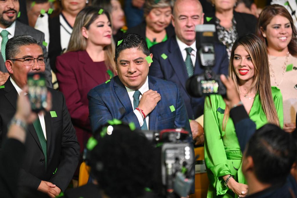 RICARDO GALLARDO REFRENDA APOYO DEL ESTADO A SOLEDAD DE GRACIANO SÁNCHEZ 