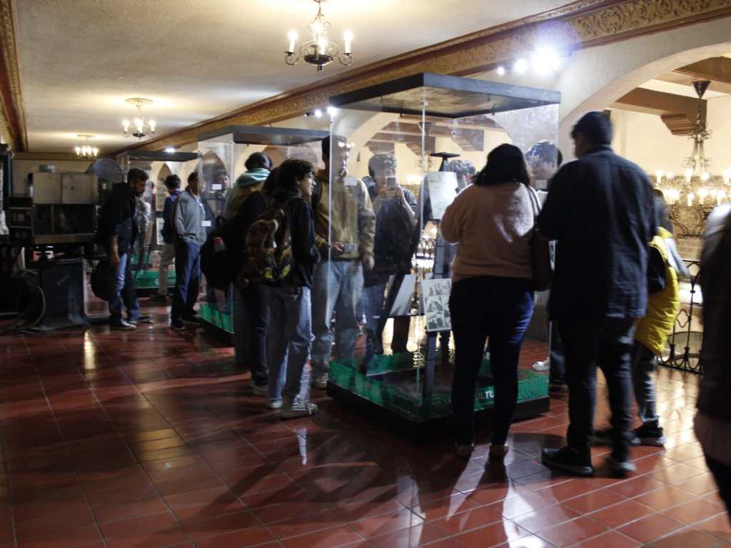 TODO UN ÉXITO LA INAUGURACIÓN DE LA 11ª EXPOSICIÓN “85 AÑOS DEL MURCIÉLAGO” EN CINETECA ALAMEDA