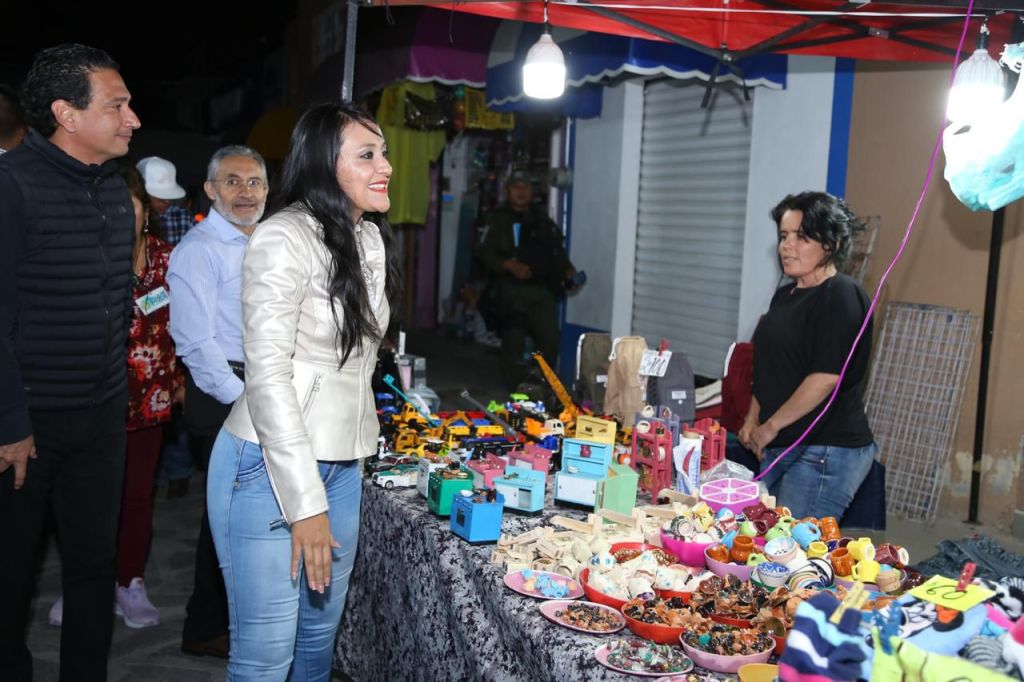 Teresa Rivera supervisa la Feria Regional de Villa de Pozos para garantizar un ambiente seguro y&nbsp;ordenado