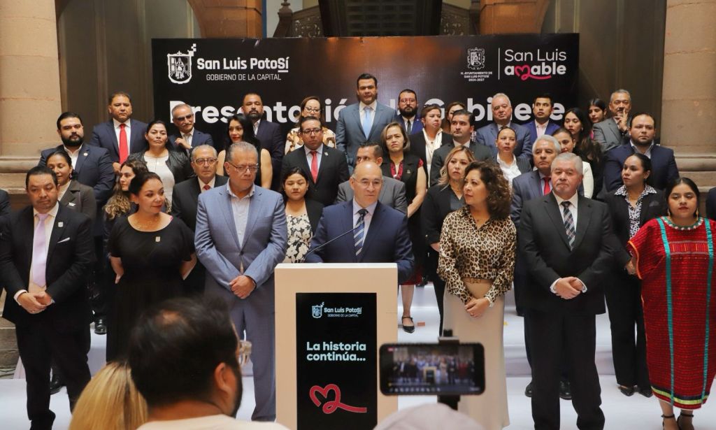 ALCALDE ENRIQUE GALINDO TRABAJARA CON SU GABINETE CON HONESTIDAD PROMOVER A LA FAMILIA Y SEGUIR LUCHANDO CONTRA VIOLENCIA HACIA LAS&nbsp;MUJERES.