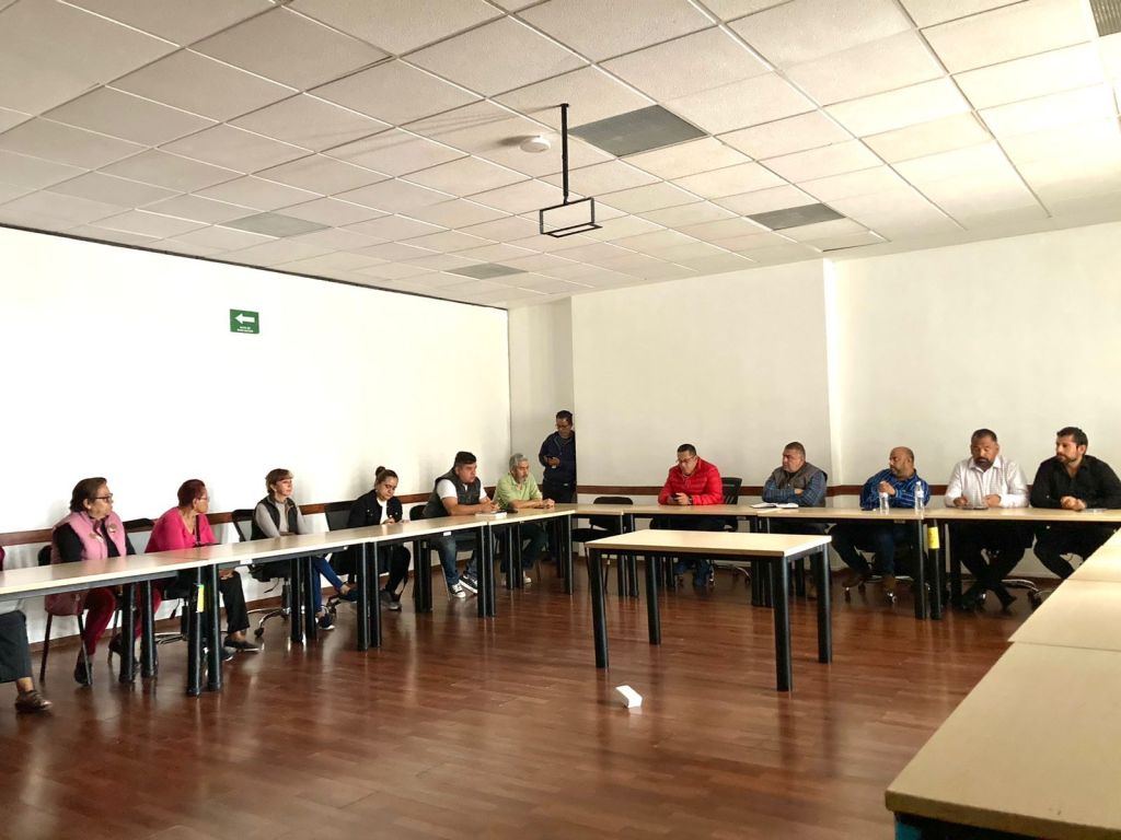 Autoridades municipales atienden a comerciantes&nbsp;del