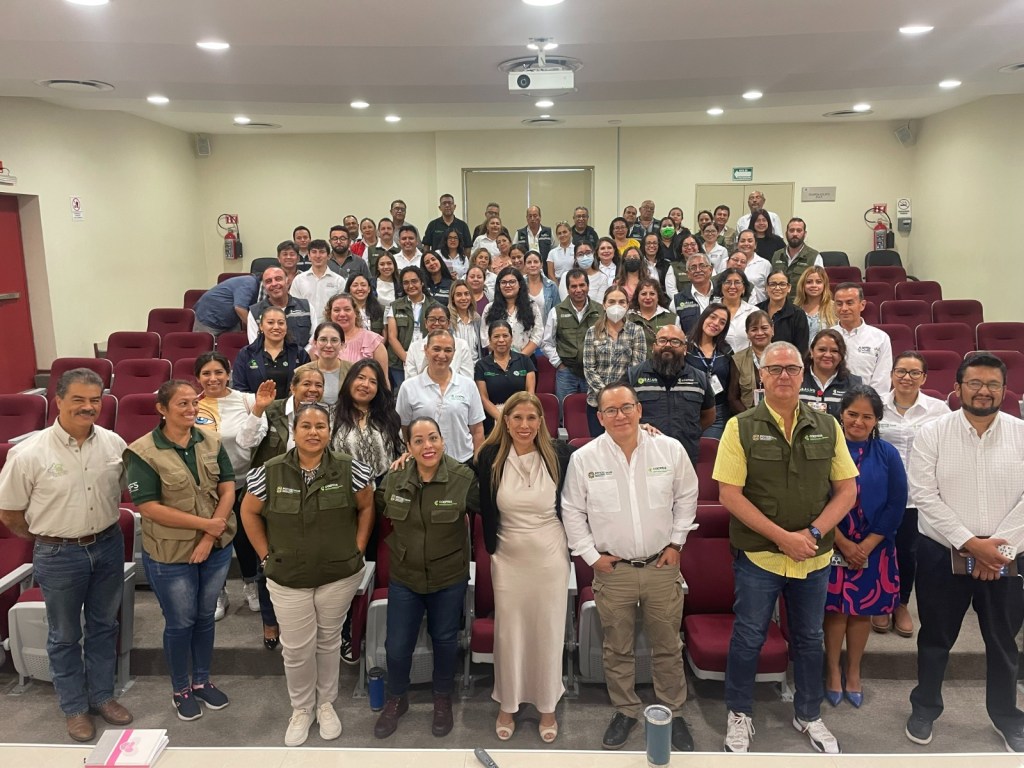 EJECUTIVO CAPACITA A PERSONAL DE COEPRIS PARA BRINDAR MEJORES&nbsp;SERVICIOS