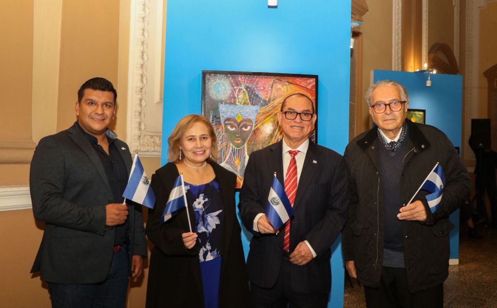 Cultura Municipal inauguró la exposición «Apuntes de Viajeras de la Vida» en el Centro Cultural Palacio&nbsp;Municipal