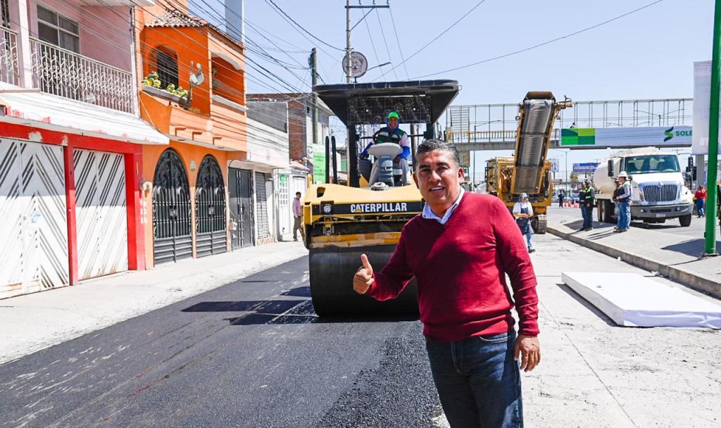 ALCALDE NAVARRO MUÑIZ ARRANCA REHABILITACIÓN DE LATERALES DE BULEVAR VALLE DE LOS&nbsp;FANTASMAS