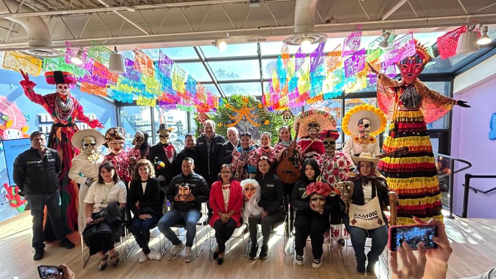 CON GRAN ÉXITO, GOBIERNO ESTATAL INICIA PRESENTACIÓN DE XANTOLO EN&nbsp;CHICAGO