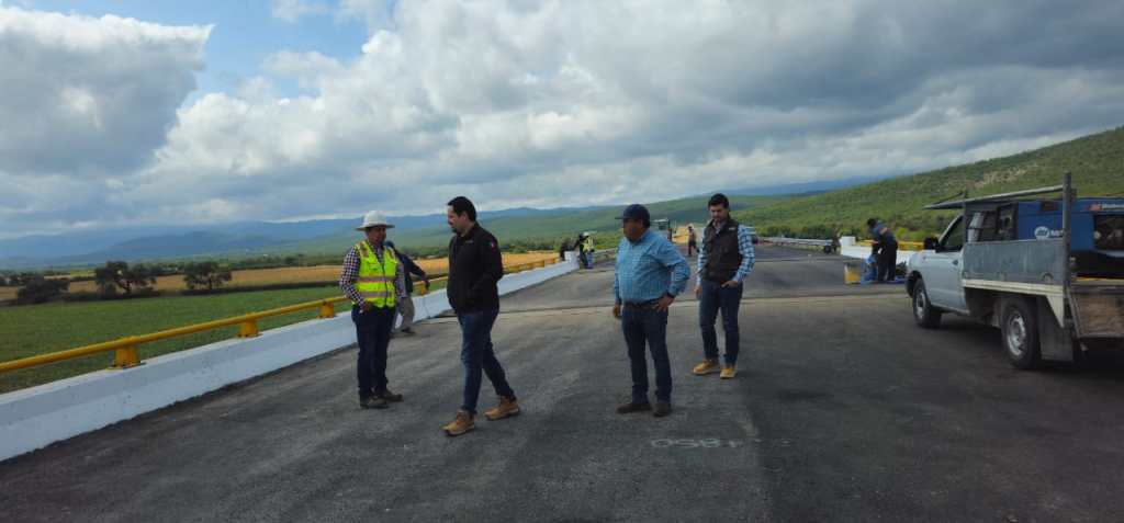 JEC SUPERVISA ÚLTIMOS DETALLES DE PUENTES EN LA AUTOPISTA&nbsp;CERRITOS-TULA